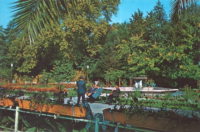 2060-7 - Buziaș. Vedere din parc